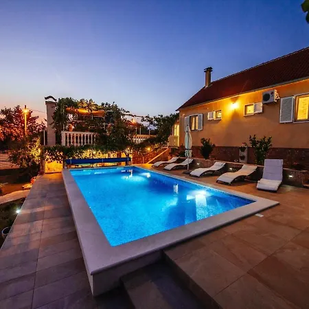 Charming With Private Pool In Dalmatia Vila *