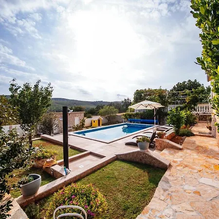 Charming With Private Pool In Dalmatia *