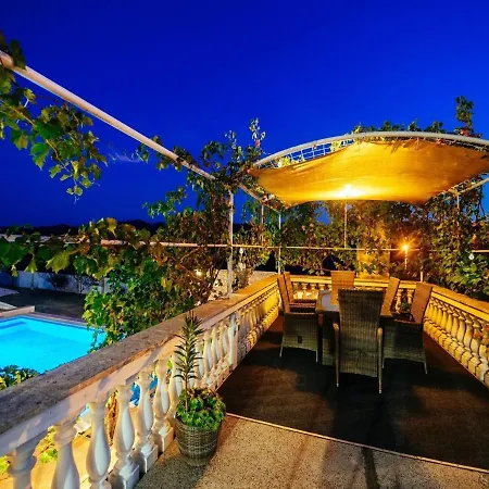 Charming With Private Pool In Dalmatia