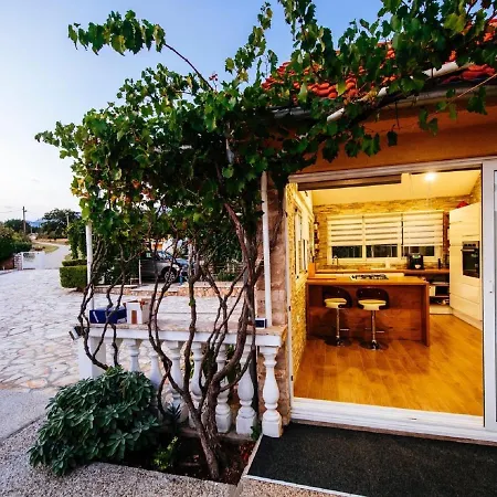 Vila Charming With Private Pool In Dalmatia Zaton Obrovacki